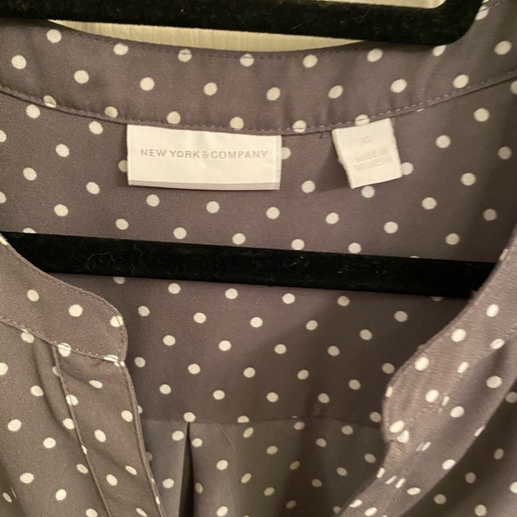 NY&co Grey and white polka dot blouse - Picture 3 of 6